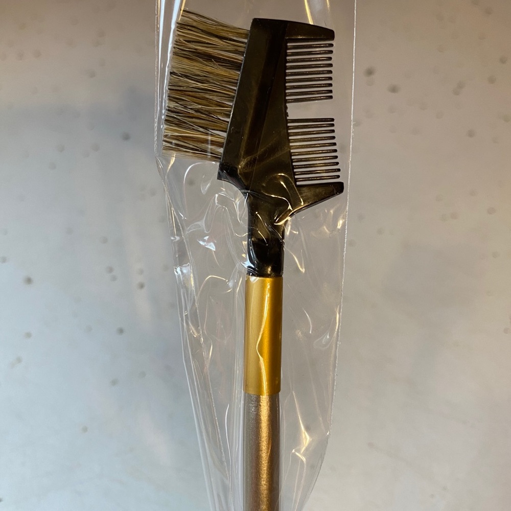 19 Piece Champagne-Colored Makeup Brushes - Picture 4 of 4